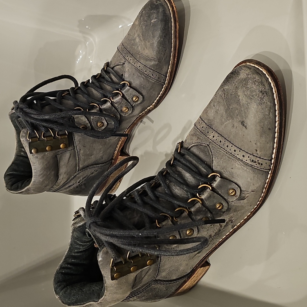 FREE PEOPLE Distressed Gray Leather Lace-Up Ankle Booties